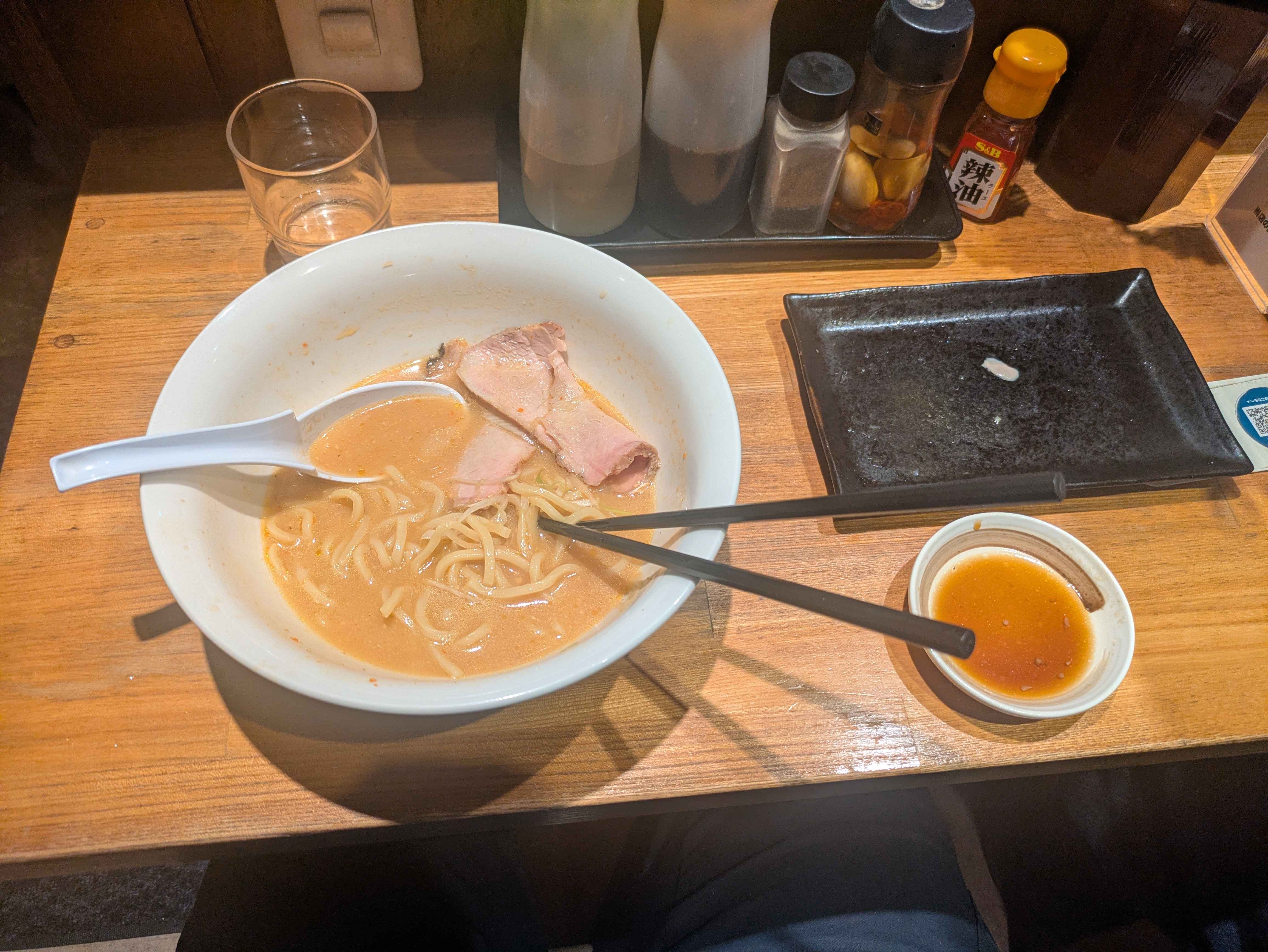 Ramen hyaku-shiki